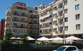 Summer Breeze Apartments